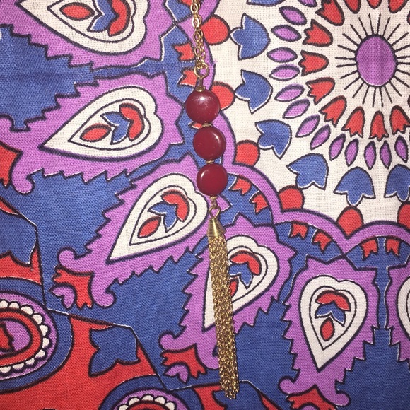 Gorgeous necklace with Maroon beads - Picture 2 of 2